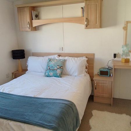 Private Caravan Situated At Parkdean Holiday Resort St Margaret'S At Cliffe Number 18 Bagian luar foto
