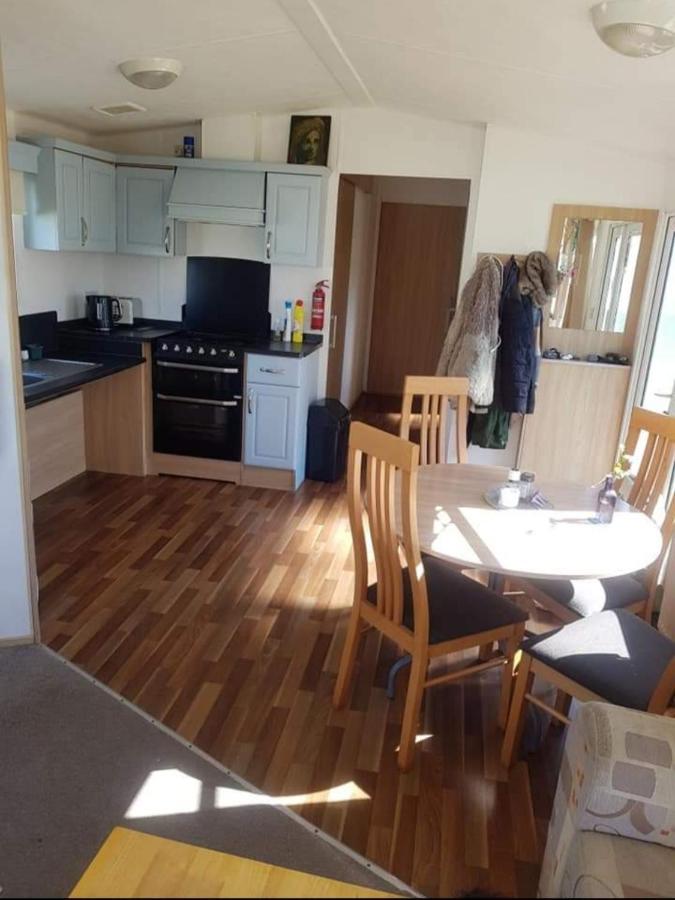 Private Caravan Situated At Parkdean Holiday Resort St Margaret'S At Cliffe Number 18 Bagian luar foto