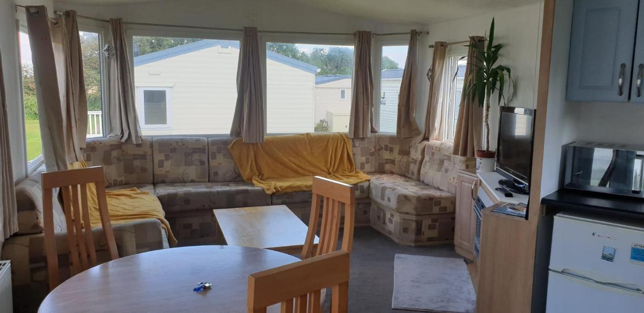 Private Caravan Situated At Parkdean Holiday Resort St Margaret'S At Cliffe Number 18 Bagian luar foto