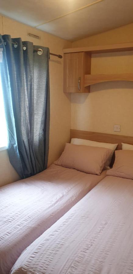 Private Caravan Situated At Parkdean Holiday Resort St Margaret'S At Cliffe Number 18 Bagian luar foto