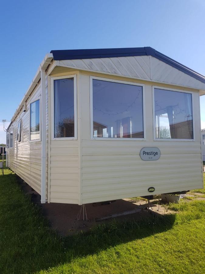 Private Caravan Situated At Parkdean Holiday Resort St Margaret'S At Cliffe Number 18 Bagian luar foto
