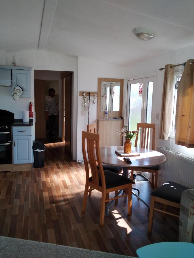 Private Caravan Situated At Parkdean Holiday Resort St Margaret'S At Cliffe Number 18 Bagian luar foto