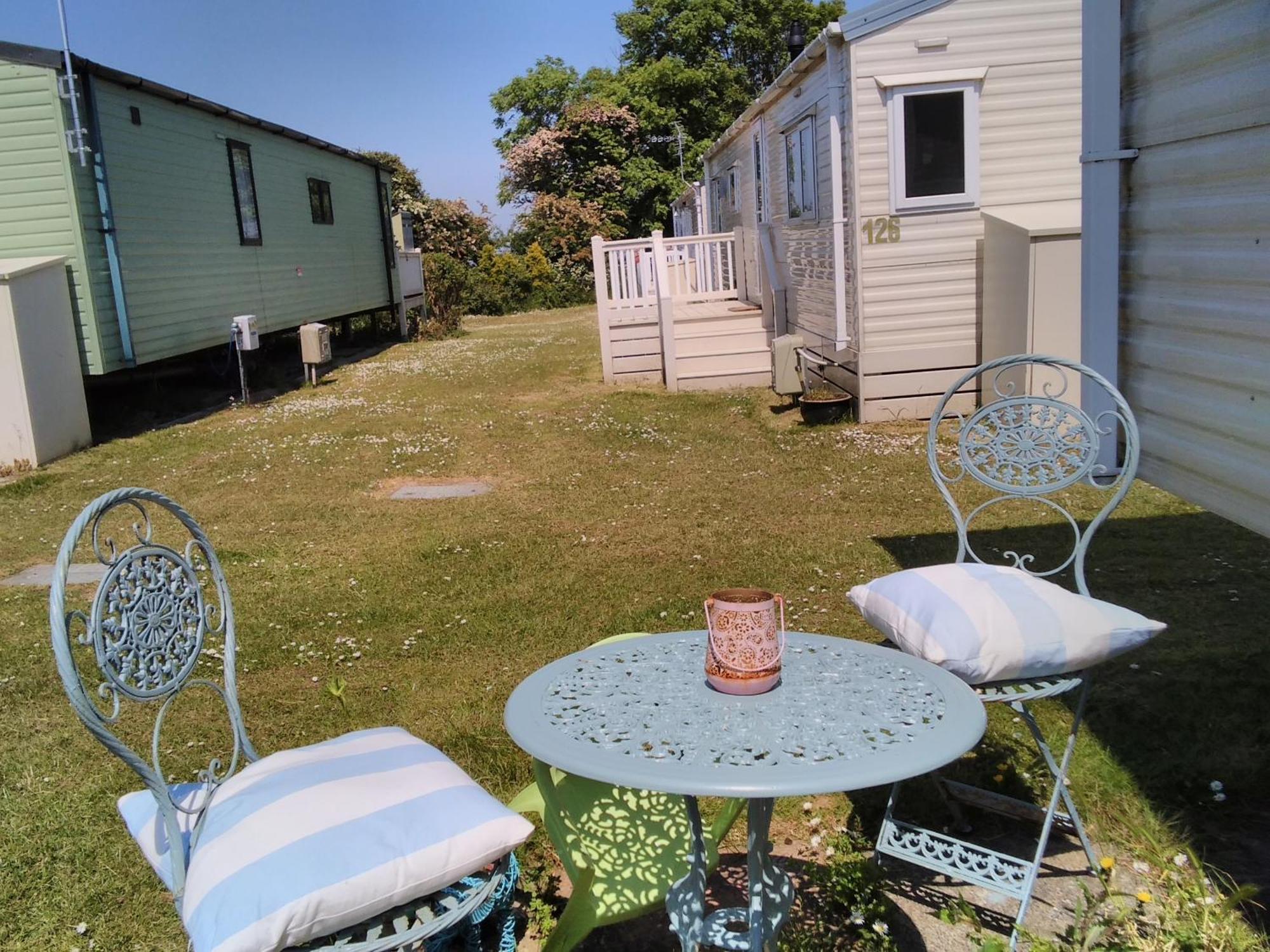 Private Caravan Situated At Parkdean Holiday Resort St Margaret'S At Cliffe Number 18 Bagian luar foto