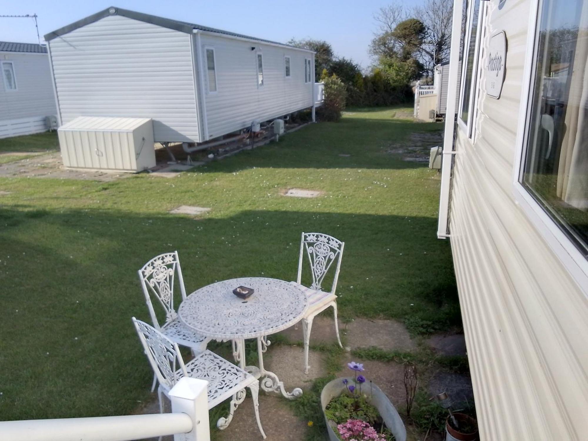 Private Caravan Situated At Parkdean Holiday Resort St Margaret'S At Cliffe Number 18 Bagian luar foto